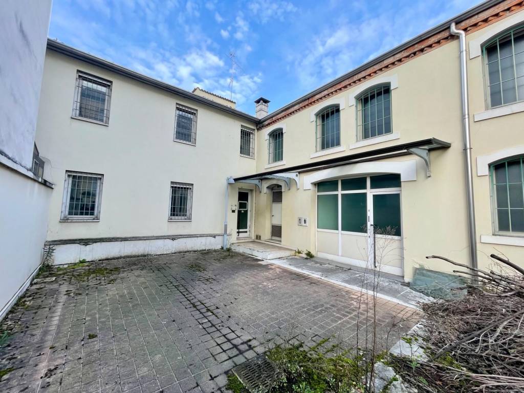Palazzo / stabile a Vicenza in Battaglione Framarin - Foto 4