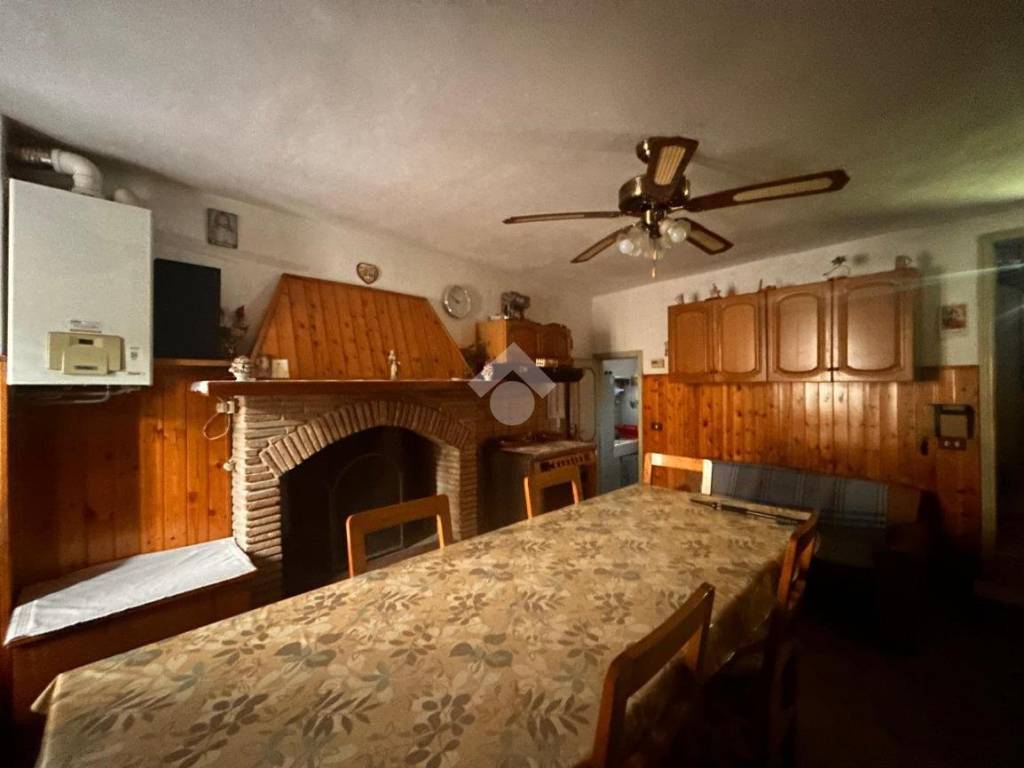 Casa indipendente a Bettona in Via Vittorio Emanuele, 15 - Foto 4