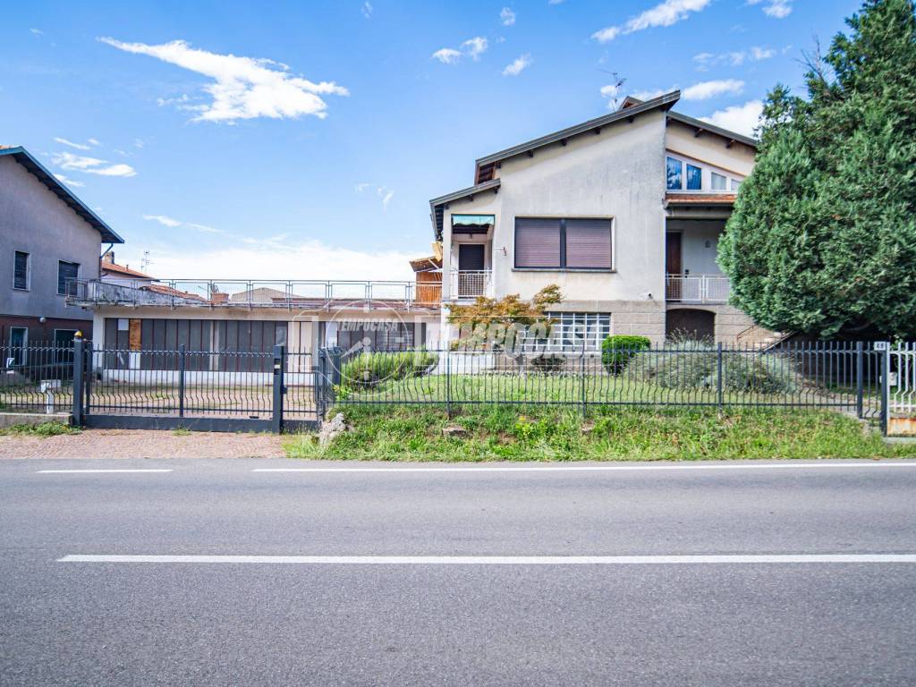 Villa a Oggiona con santo stefano in Via Campiglio 48 - Foto 2