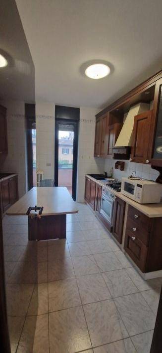 Appartamento a Gallarate in Via Giovanni Battista Rosnati, 2 - Foto 3