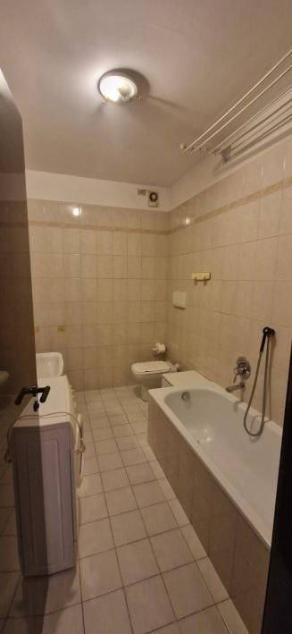 Appartamento a Gallarate in Via Giovanni Battista Rosnati, 2 - Foto 5