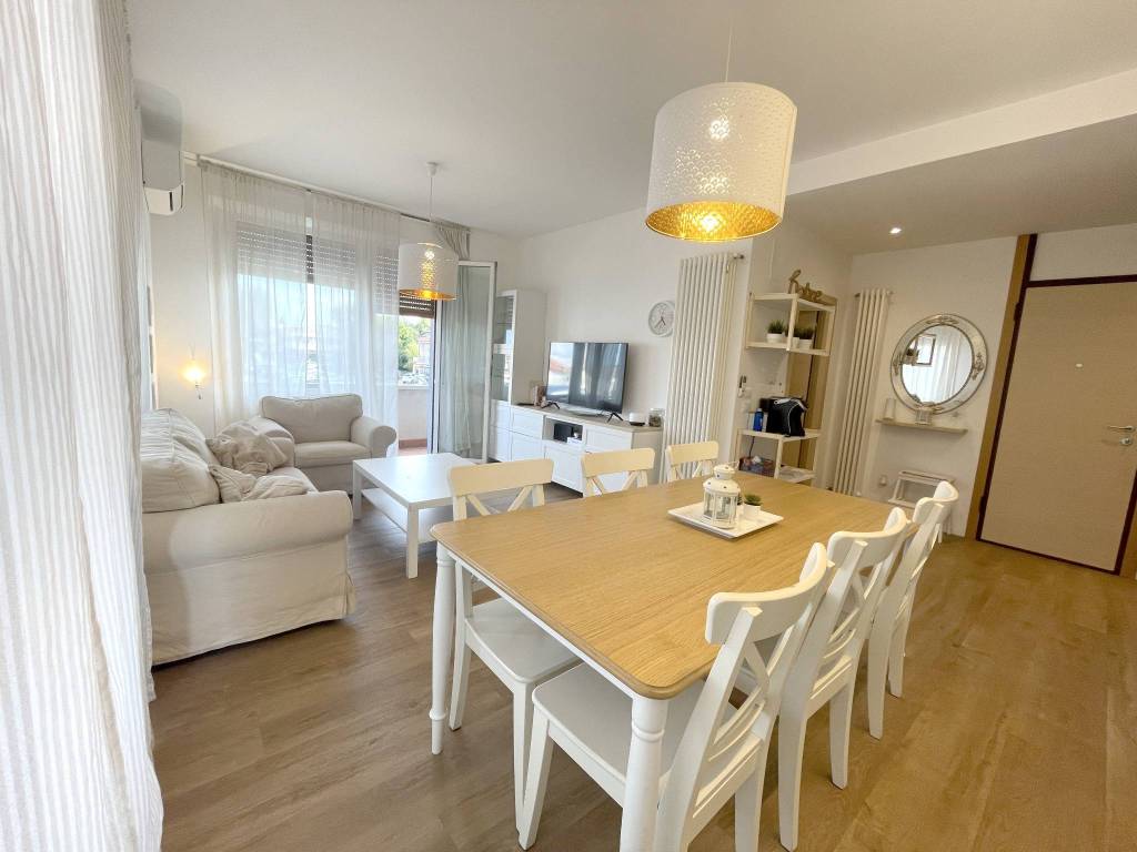 Appartamento a Riccione in Viale Fratelli Ruffini - Foto 3