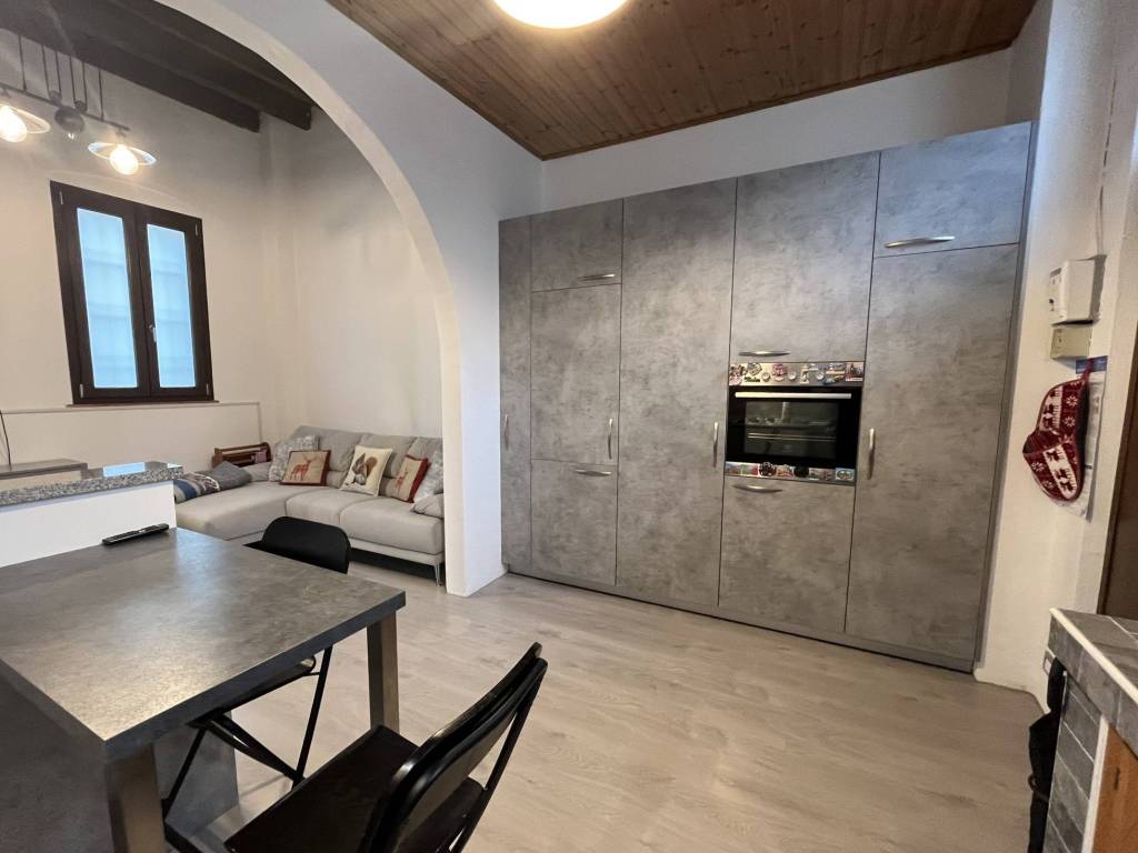 Appartamento a Besnate in Via Mylius - Foto 2