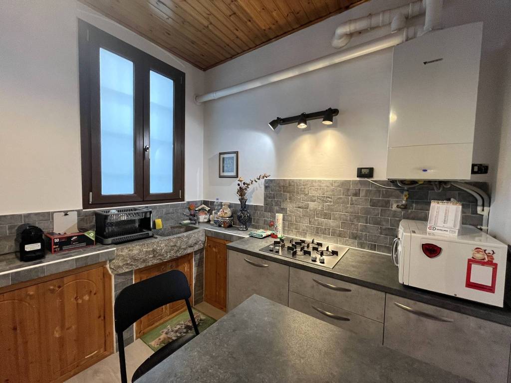 Appartamento a Besnate in Via Mylius - Foto 3