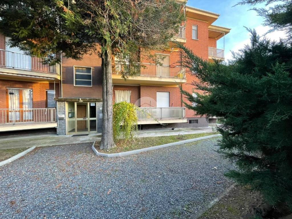 Appartamento a Calosso in Piazza S.Alessandro - Foto 2