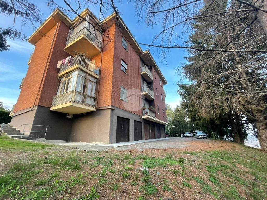 Appartamento a Calosso in Piazza S.Alessandro - Foto 3