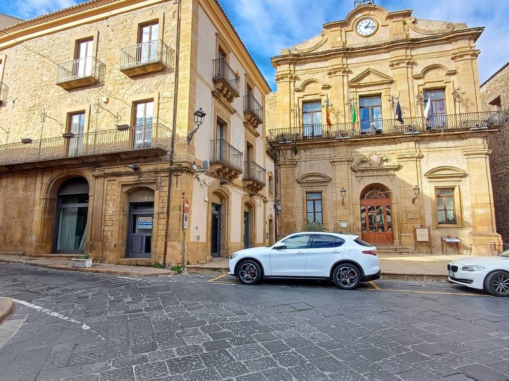 Immobile a Piazza armerina in Piazza Giuseppe Garibaldi, 4 - Foto 2