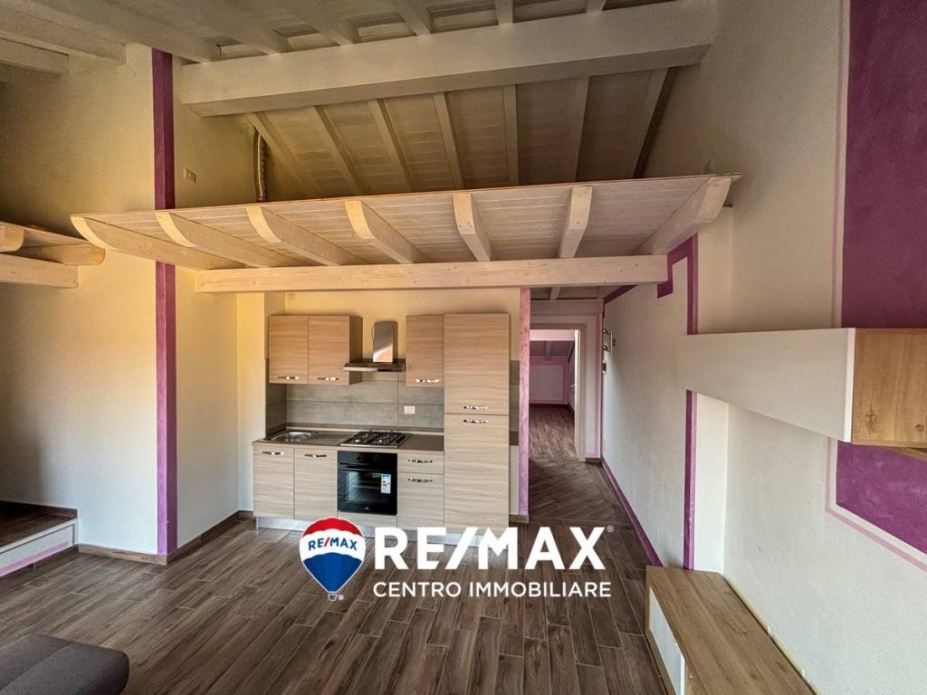 Appartamento a Saltrio in Via Gian Battista De Vittori - Foto 5