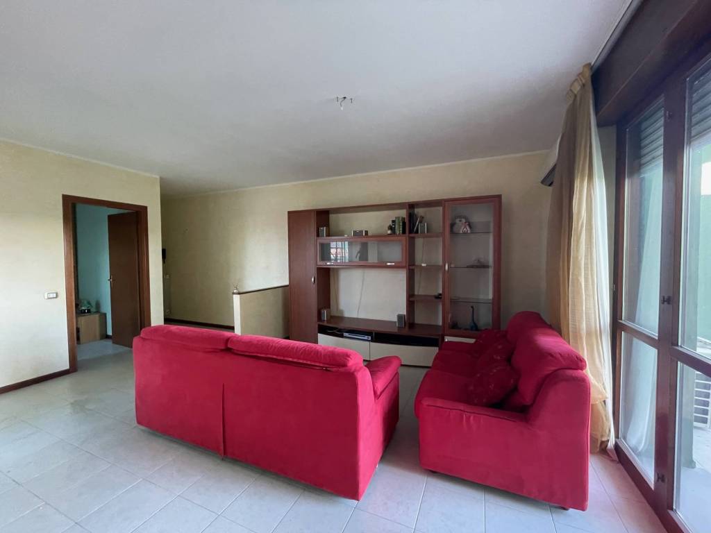 Appartamento a Gallarate in Via Monte Leone - Foto 4