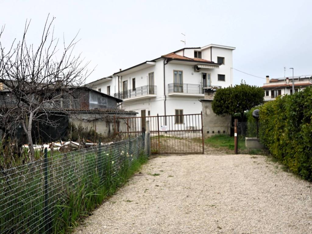 Villa a Roseto degli abruzzi in Via Santa Petronilla - Foto 2