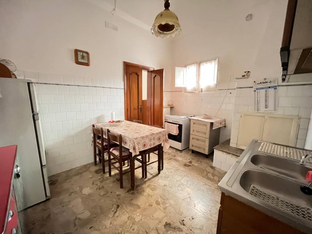 Appartamento a Francavilla fontana in Via Lorenzo Forleo, 28 - Foto 5