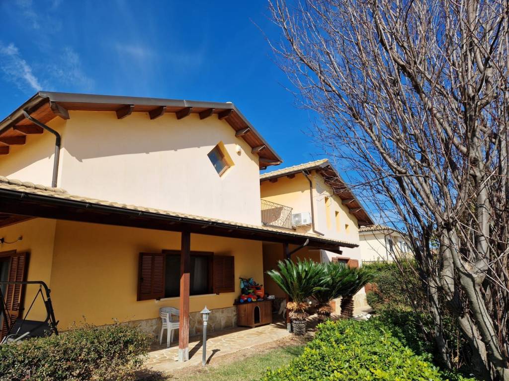 Villa a Rosciano in Via dei Ciliegi - Foto 2