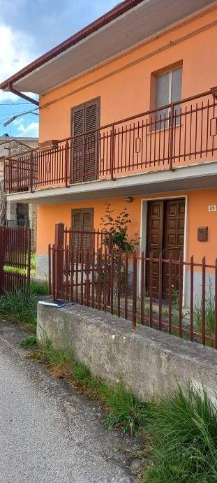 Casa indipendente a L'aquila in Via Piagge, 89 - Foto 1