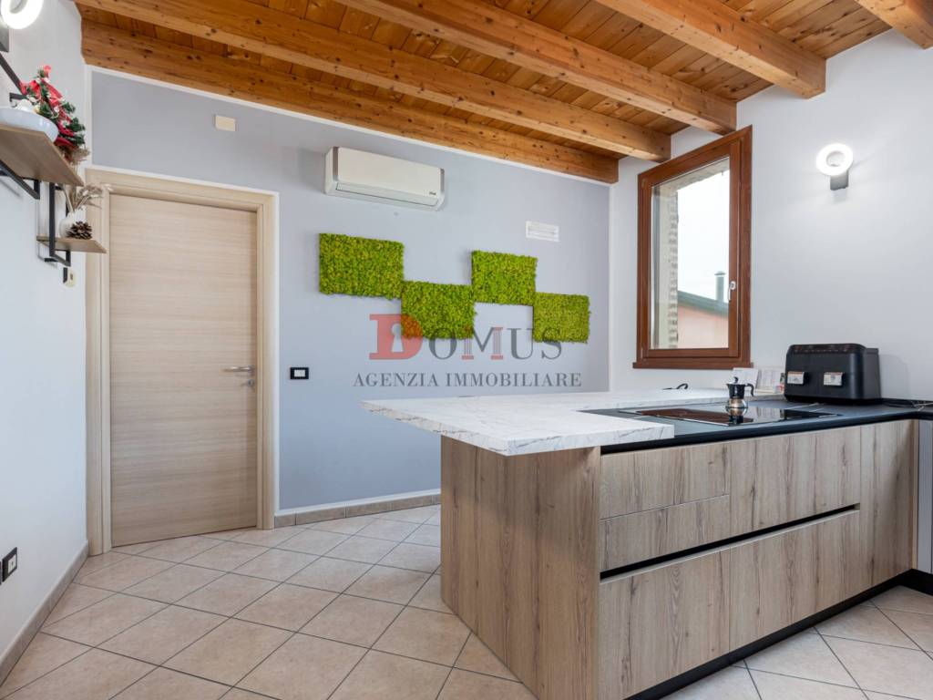 Appartamento a Porto mantovano in Via Martiri della Libertà, 5 - Foto 2