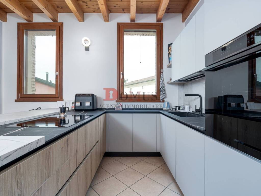 Appartamento a Porto mantovano in Via Martiri della Libertà, 5 - Foto 4