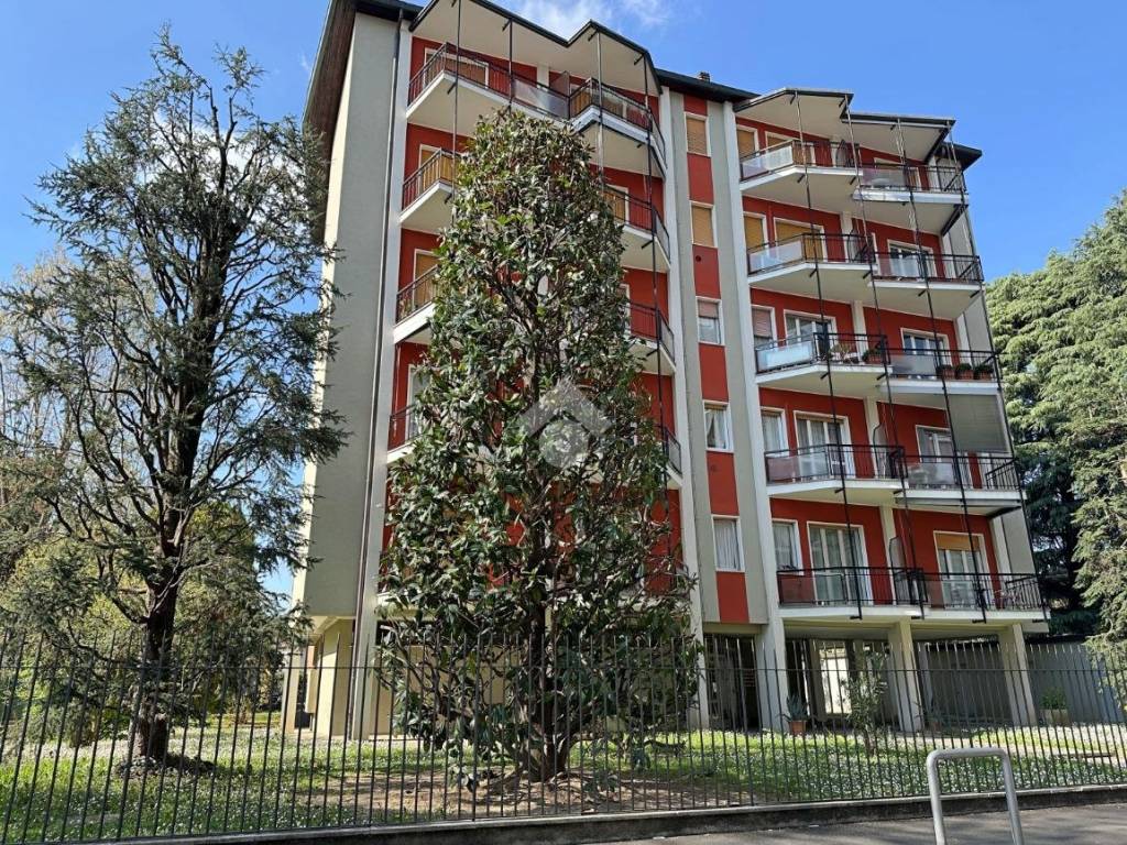 Appartamento a Carate brianza in Via donizetti, 24 - Foto 2