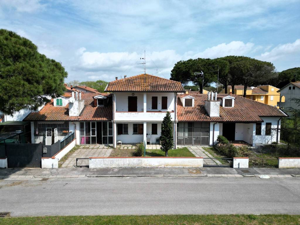 Casa indipendente a Comacchio in Viale delle Rose, 16 - Foto 3