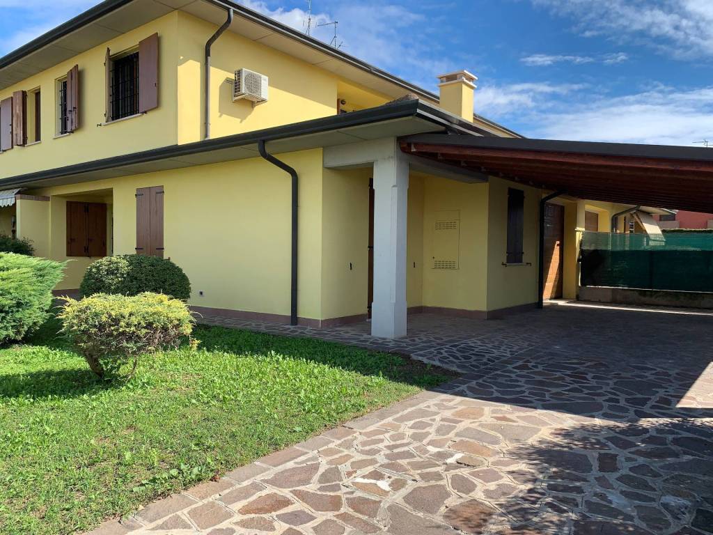 Villetta a schiera a Curtatone in Via Governolo, 19 - Foto 2