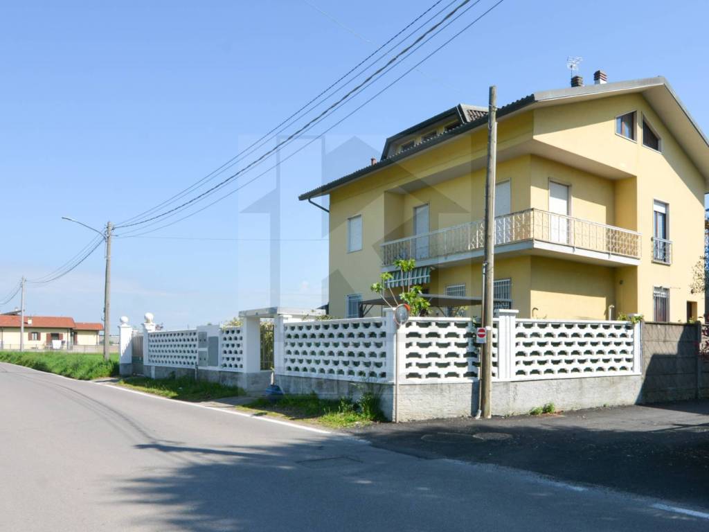 Appartamento a Uboldo in Via Risorgimento, 60 - Foto 2
