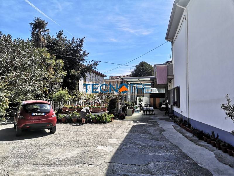 Palazzo / stabile a Martinsicuro in Via Roma, 711 - Foto 3