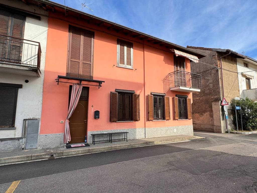 Casa indipendente a Saronno in Via Eugenio Montale, 4 - Foto 3