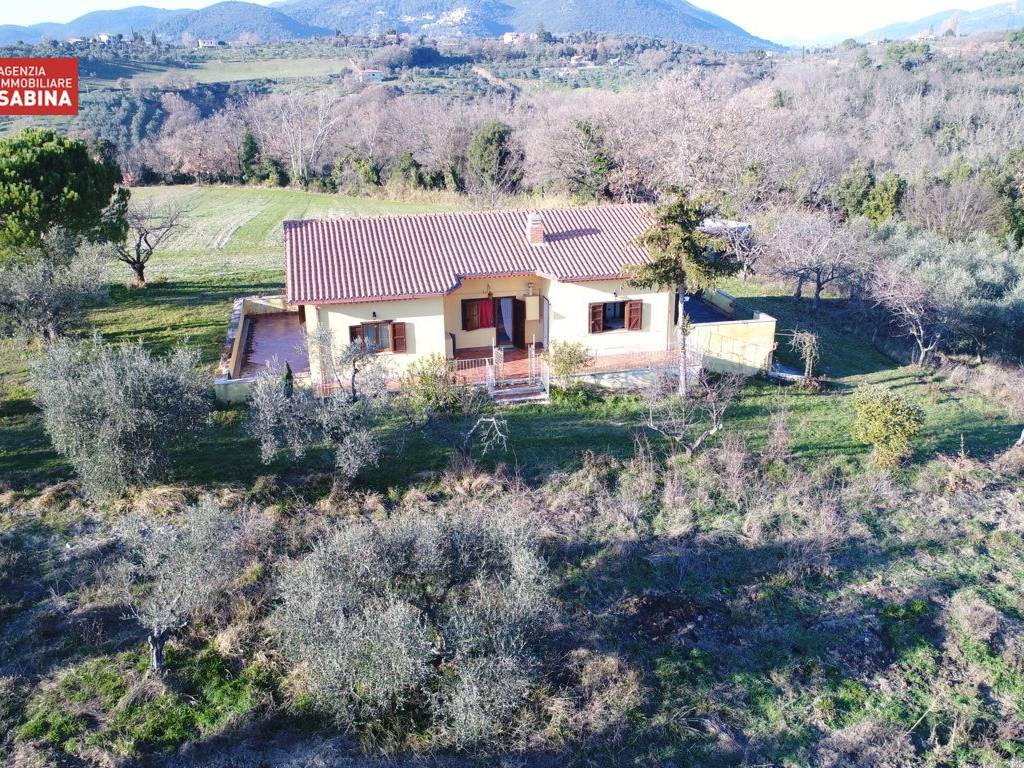 Villa a Casperia in Via San Giovanni, 5 - Foto 2