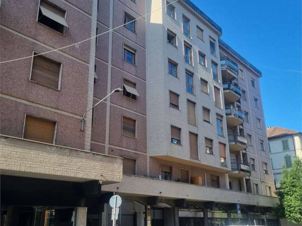 Appartamento a Varese in VIA CAIROLI, 20 - Foto 2