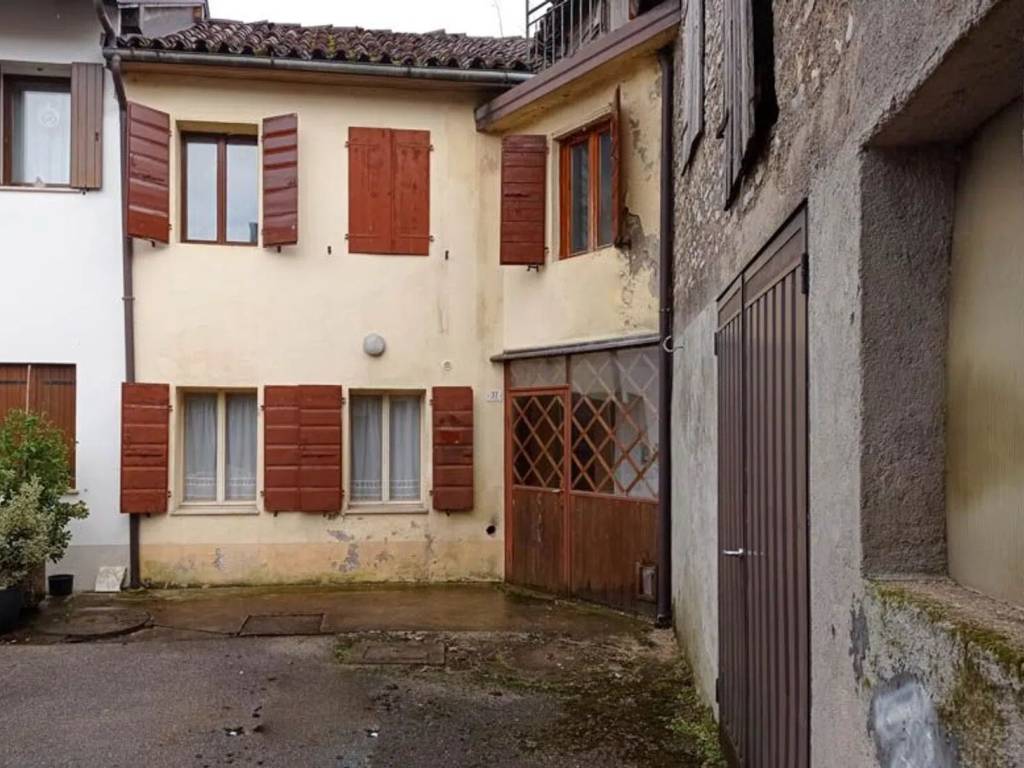 Villa a Belluno in Via Sossai, 70 -98 - Foto 2