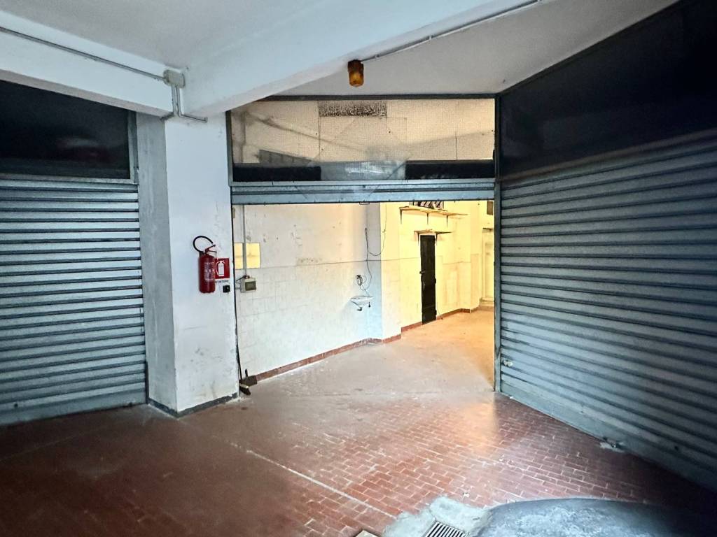 Box / garage a Genova in Via Tortona - Foto 4