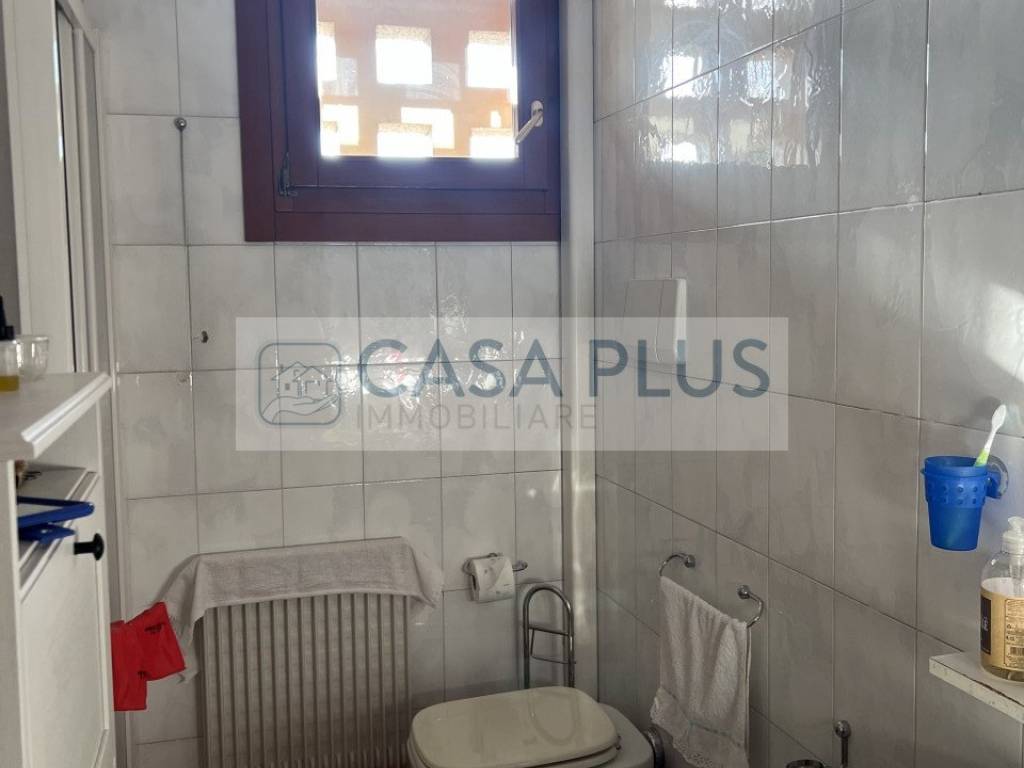 Appartamento a Bassano del grappa in via monte sabotino 26 - Foto 5