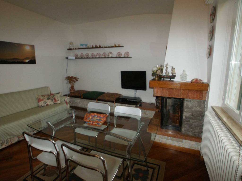 Appartamento a Ameglia in Via Cristoforo Colombo - Foto 2