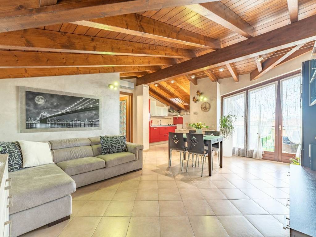 Appartamento a Lonate ceppino in Via Brunelleschi, 14 - Foto 2