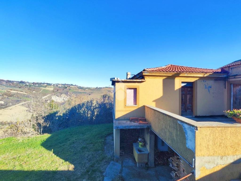 Casa indipendente a Atri in Strada Provinciale 30, 53 - Foto 3