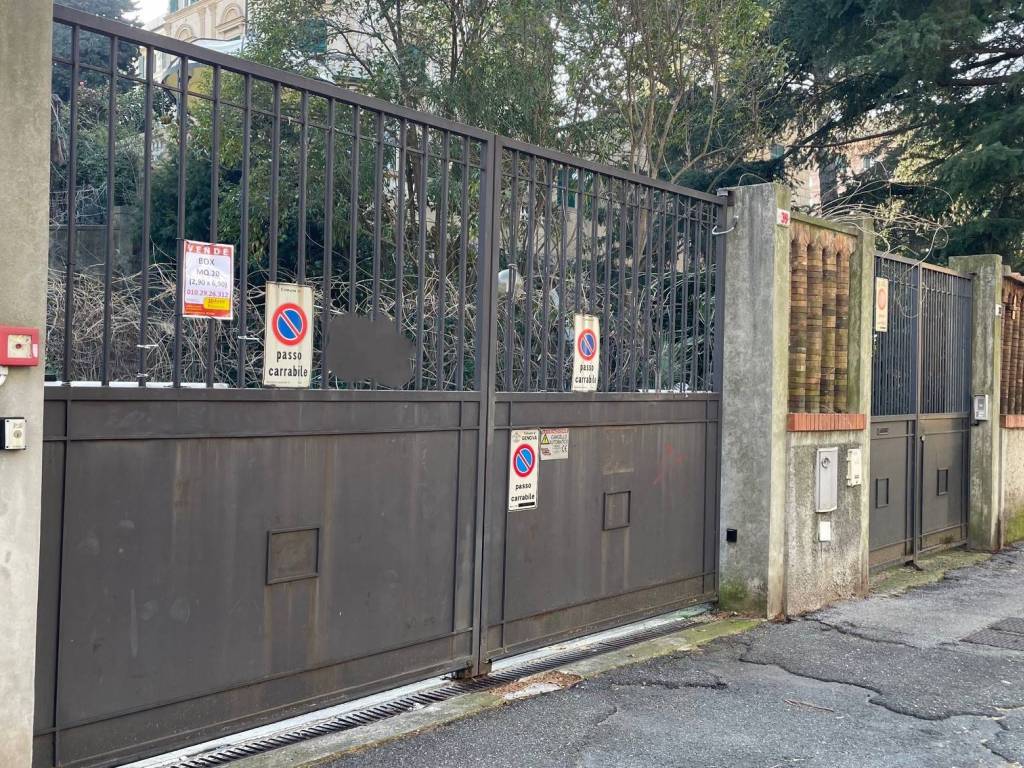 Box / garage a Genova in Via Giordano Bruno - Foto 2