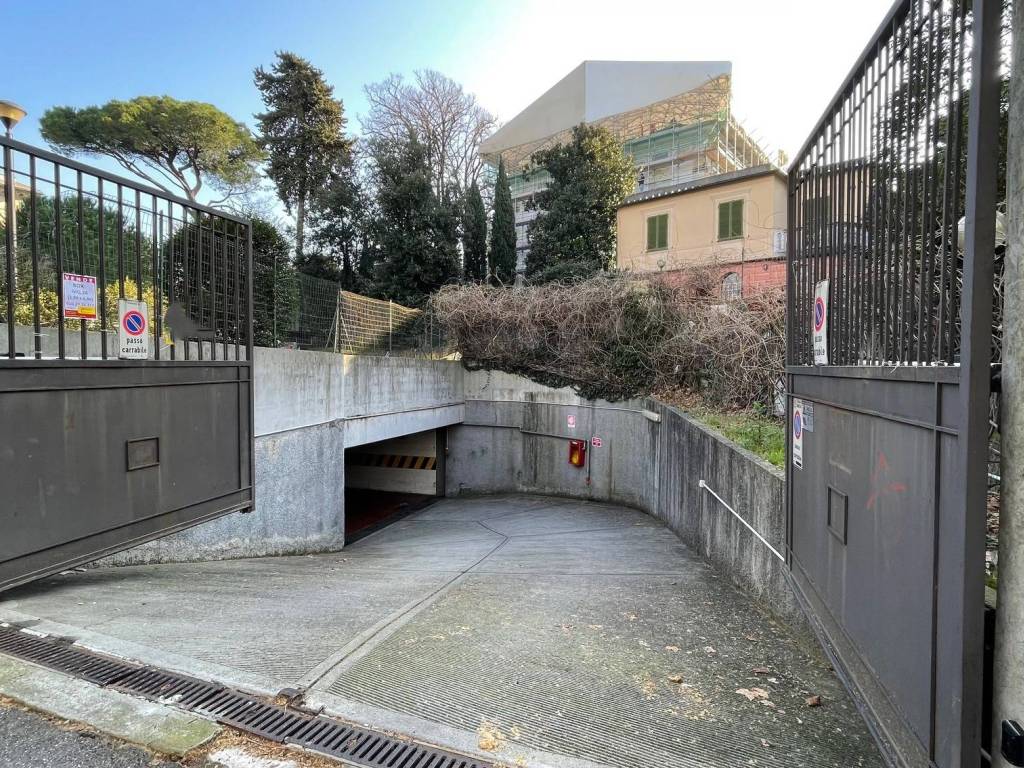 Box / garage a Genova in Via Giordano Bruno - Foto 3