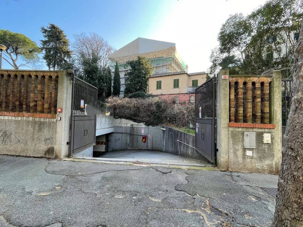 Box / garage a Genova in Via Giordano Bruno - Foto 4