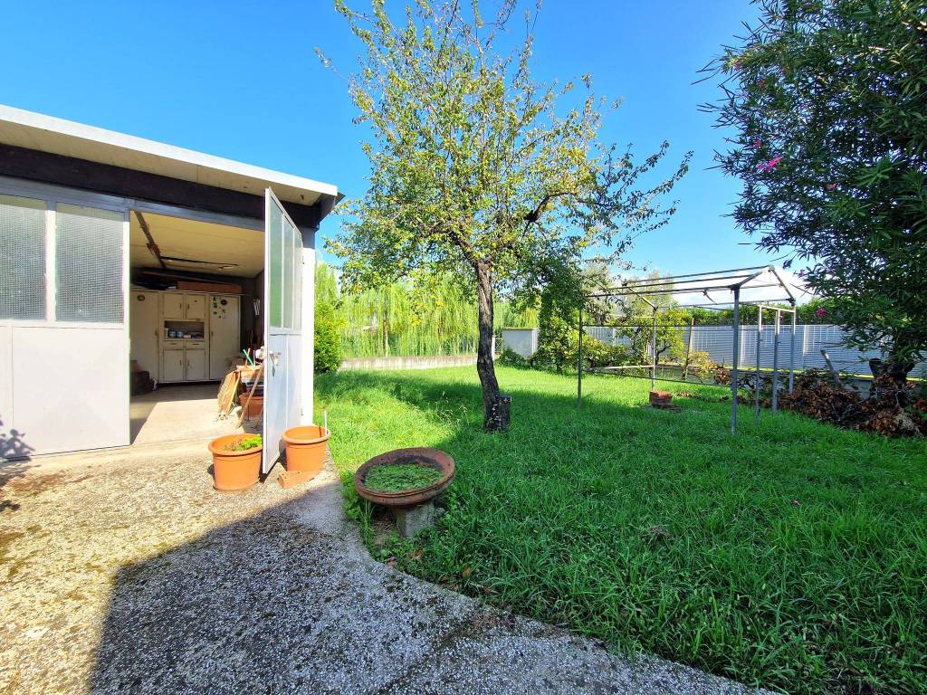 Casa indipendente a Pistoia in Via di Salceto, 12 - Foto 2