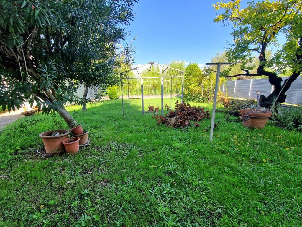Casa indipendente a Pistoia in Via di Salceto, 12 - Foto 3