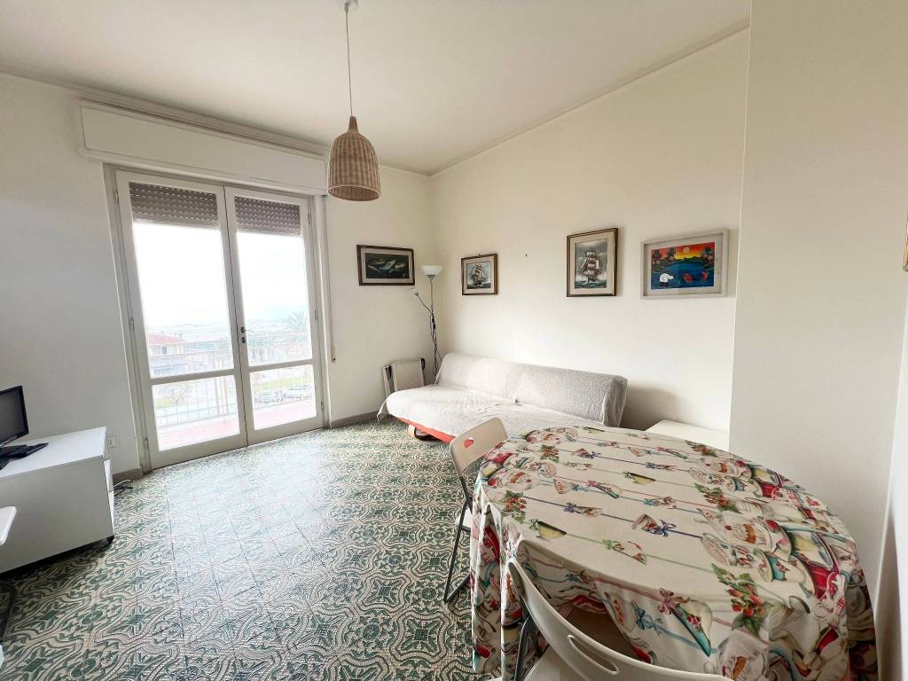 Appartamento a Camaiore in Via Ermenegildo Pistelli - Foto 4