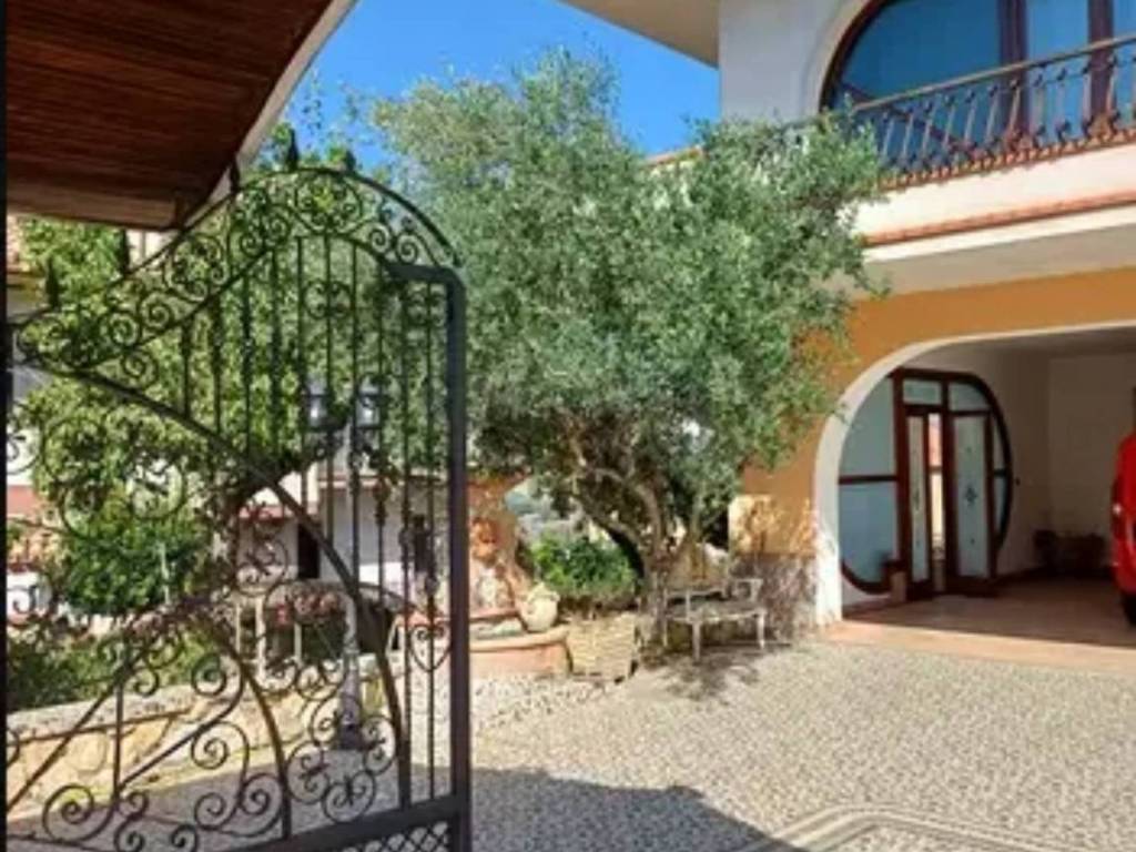 Villa a Penne in Via Giovanni de Caesaris - Foto 2