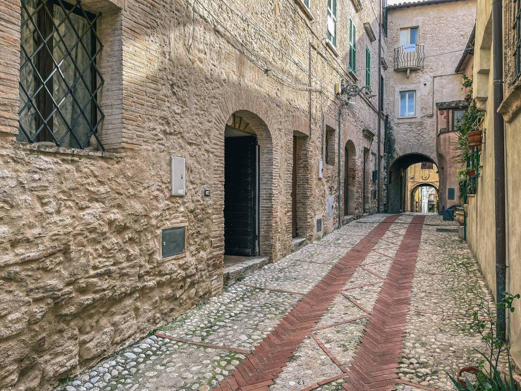 Appartamento a Castelnuovo di farfa in Via Roma - Foto 2