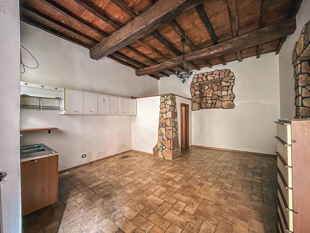 Appartamento a Castelnuovo di farfa in Via Roma - Foto 4