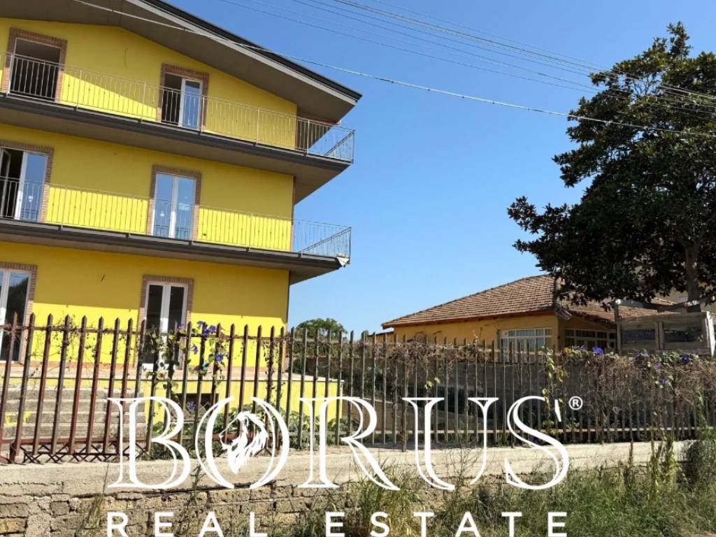 Palazzo / stabile a Castel volturno in Via Modena - Foto 3