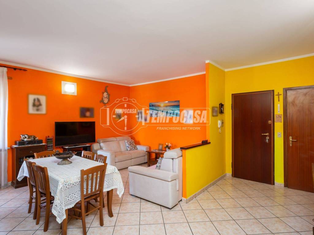 Appartamento a Poirino in Via del Lobetto, Marocchi 14/SCALA A - Foto 2