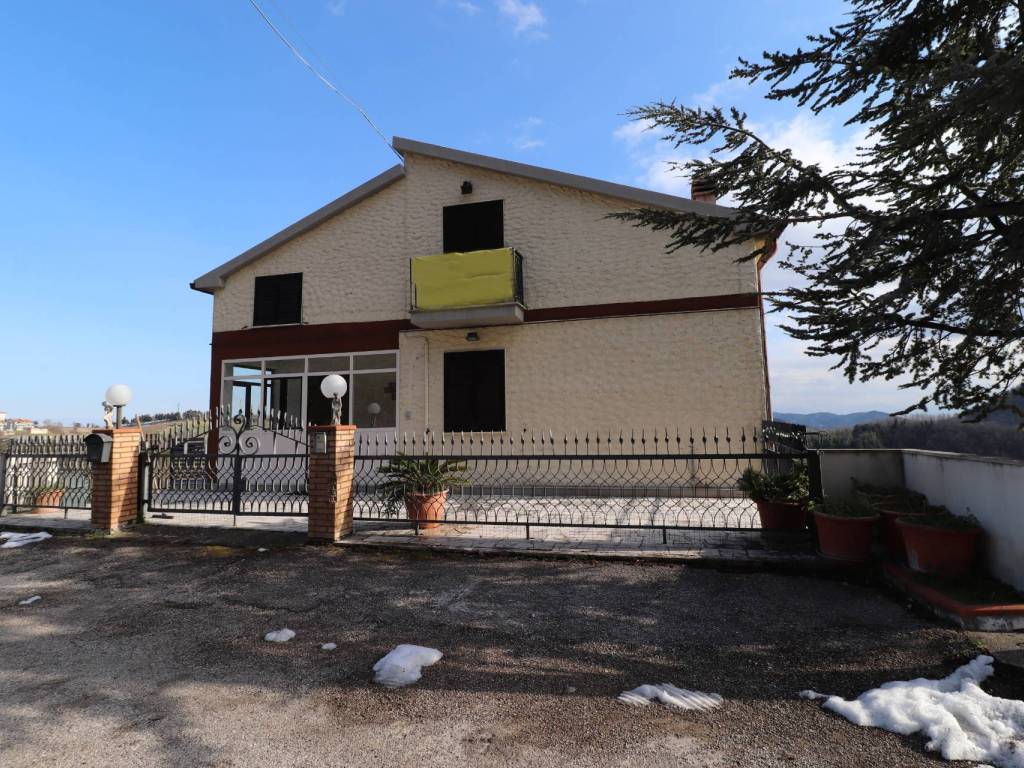 Appartamento a Civitella del tronto in Strada Provinciale 8, 45 - Foto 2