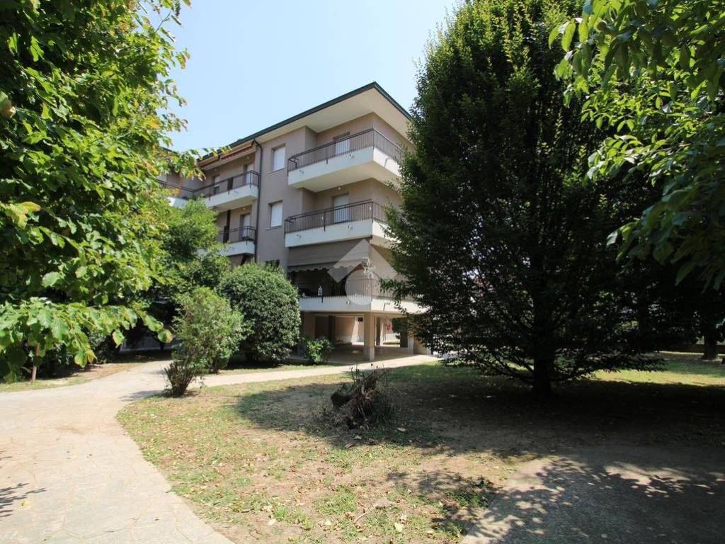 Appartamento a Bareggio in Via Alessandro Manzoni, 21 - Foto 2