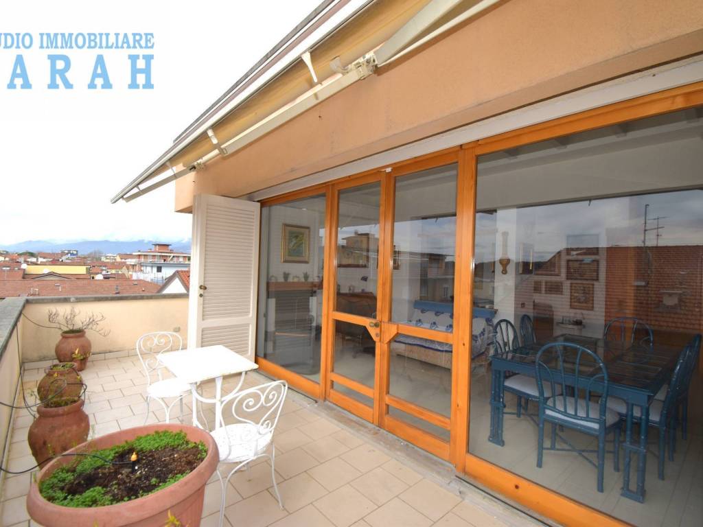 Attico / mansarda a Viareggio in Via Alceste De Ambris, 65 - Foto 2