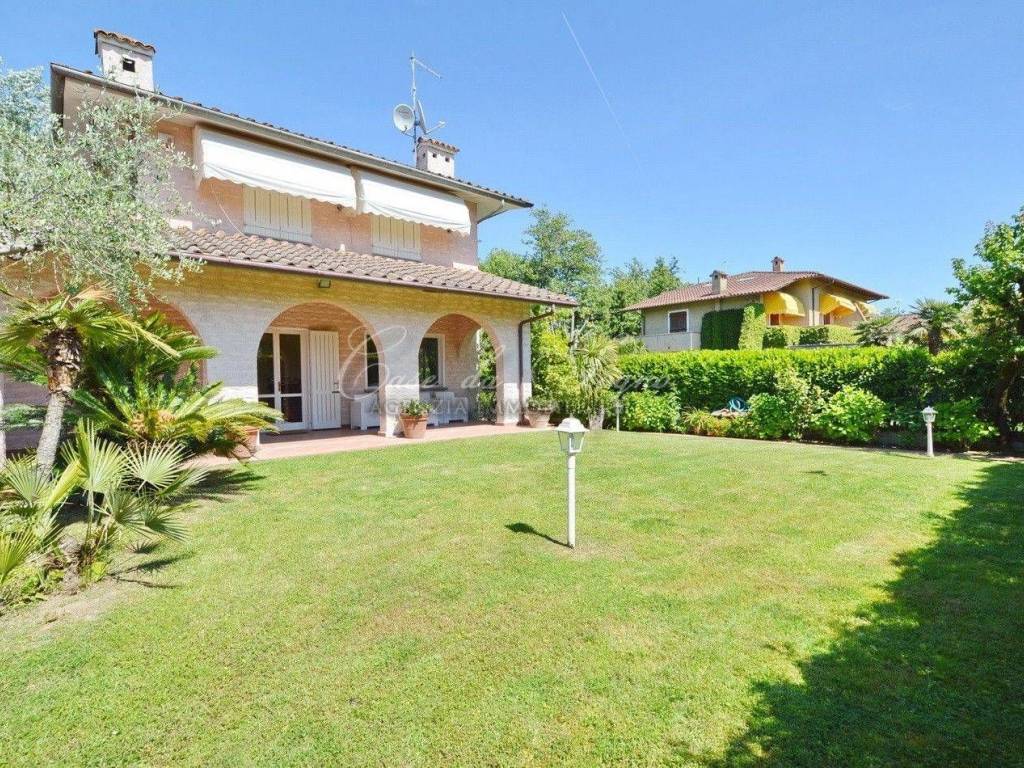Villa a Forte dei marmi in Via Giovanni Agnelli - Foto 2