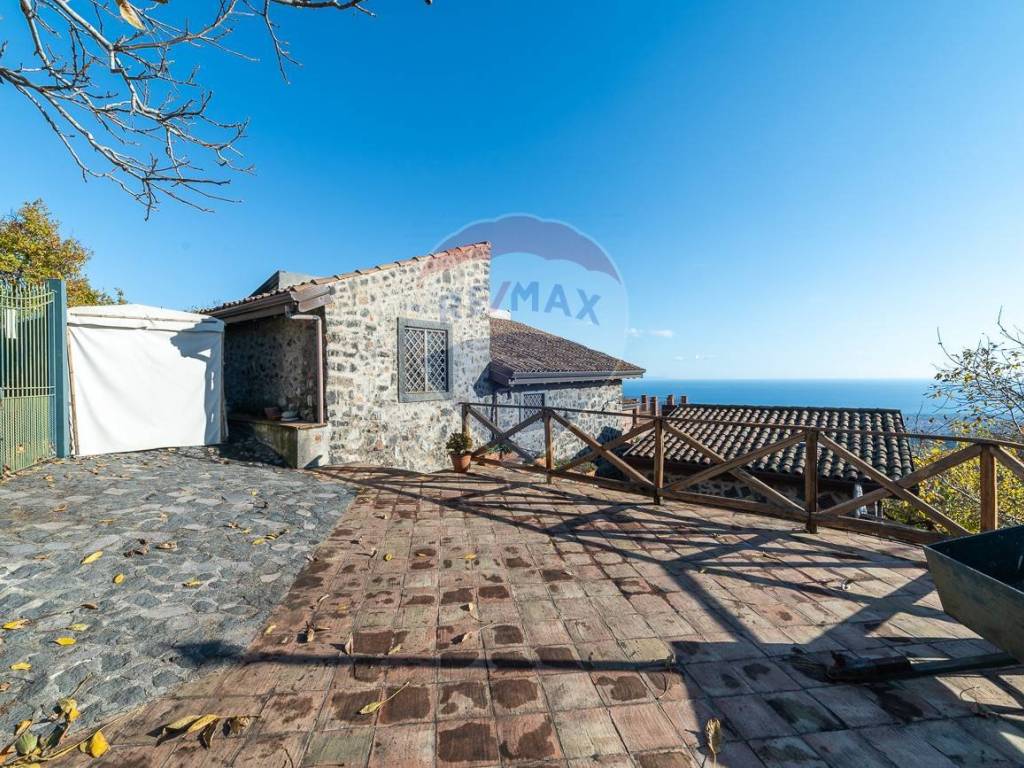 Casa indipendente a Milo in Via Martiri D'Ungheria, 33 - Foto 3