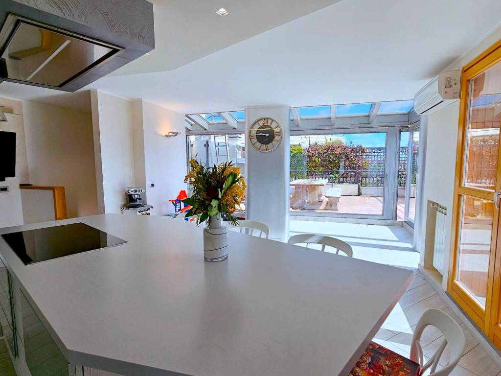 Attico / mansarda a Roma in Via Sorelle Radecchi, 28 - Foto 2